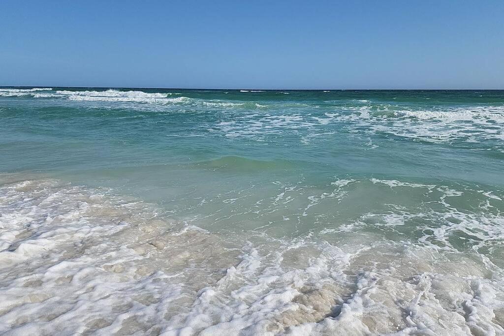 Entire Home- Gorgeous 3Br Townhome Pool, Grill, Washer, Dryer, 2 Free Drive Up Spaces Sleeps 6 Close To Everything Pcb! Panama City Beach Luaran gambar